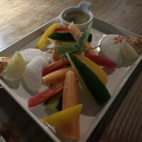 食べながら、、、人待ちしてます☺️