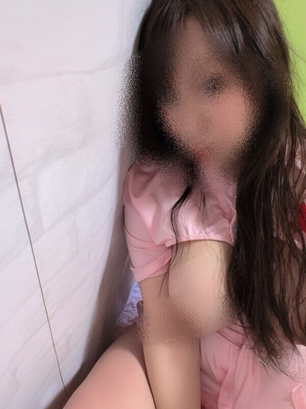 ‎🤍デスクの下で‎🤍