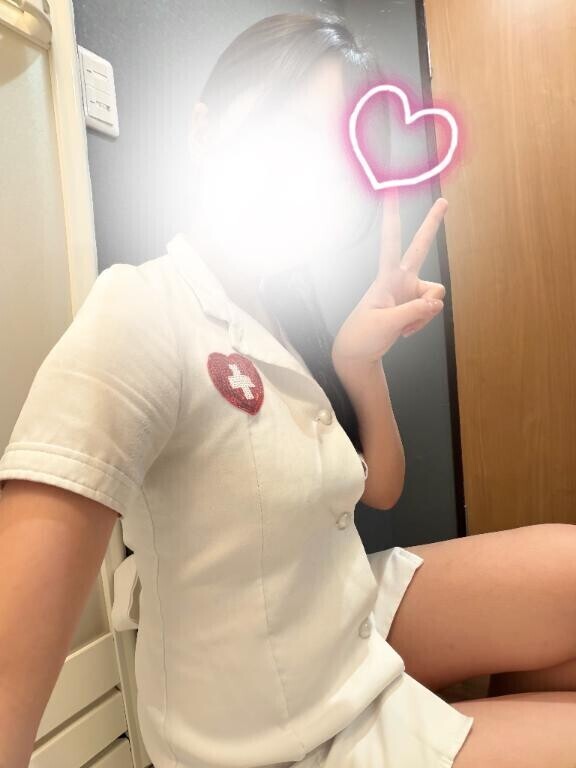 ??初めての体験、恥ずかしい顔見せながらも。