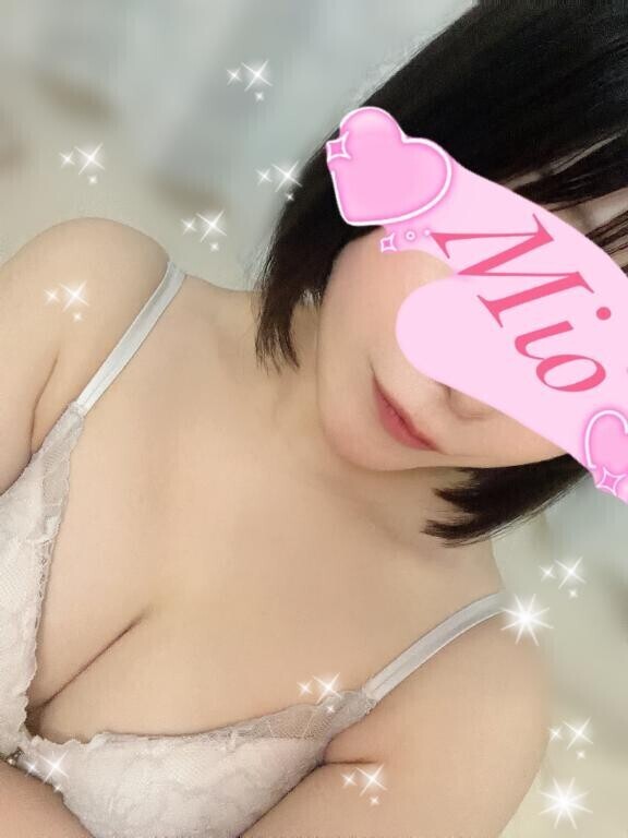 『月乃みお』です?