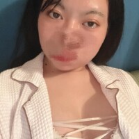 谷間  チラッ