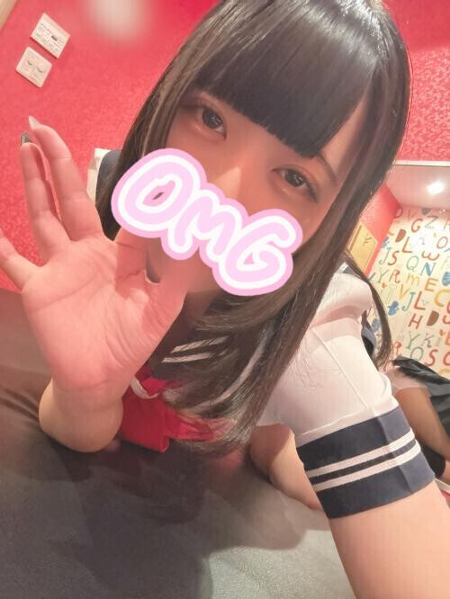 |•ω•,,)ﾁﾗｯ