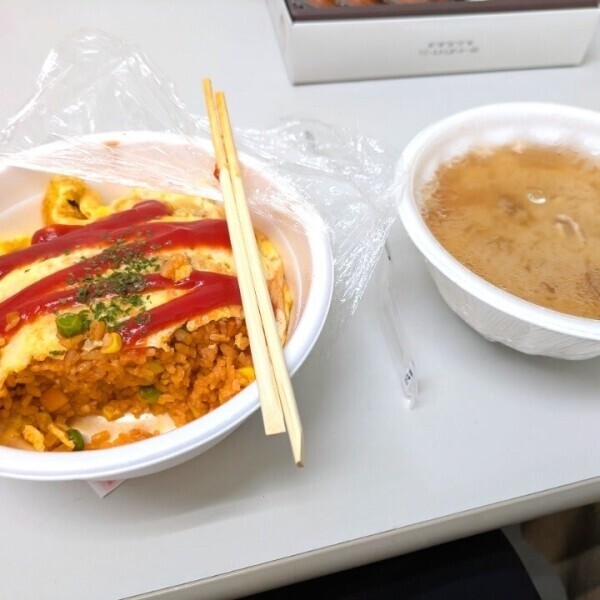 念願のお弁当オムライス〜！！！