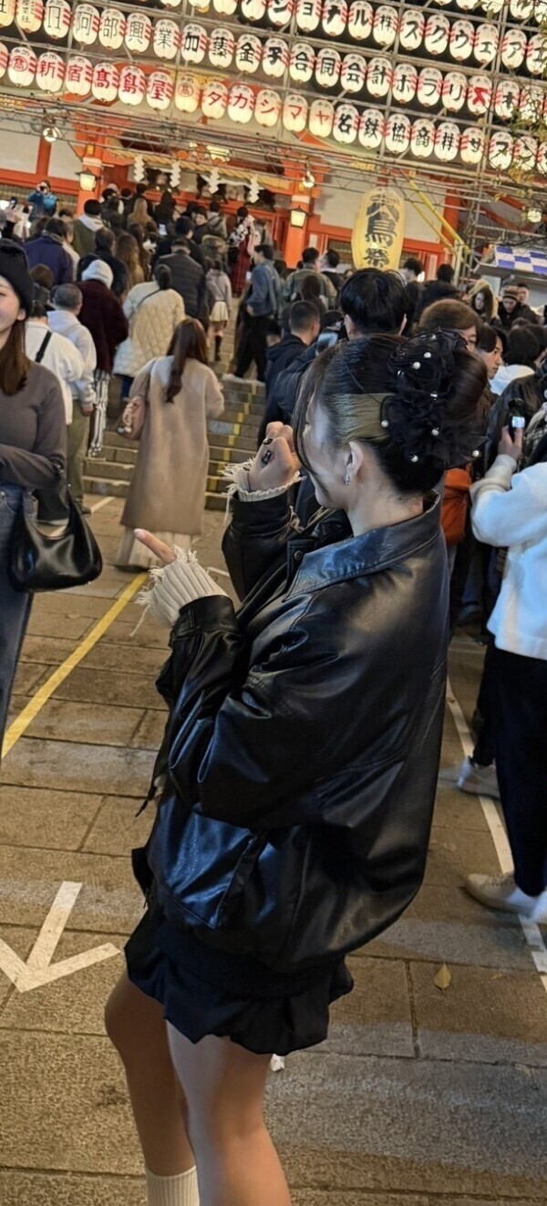 ( ⊃⸝⸝• · •̥⸝⸝)⊃