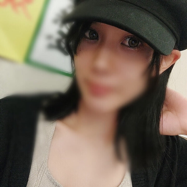 飛び跳ねて喜びます