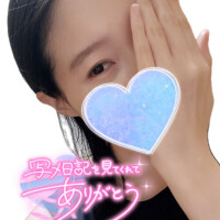 このポーズ、視力検査みたいだよね?