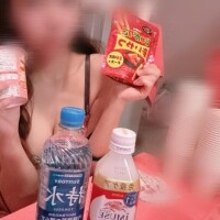 ヌルヌルの手でゆっくりしごき始めて…