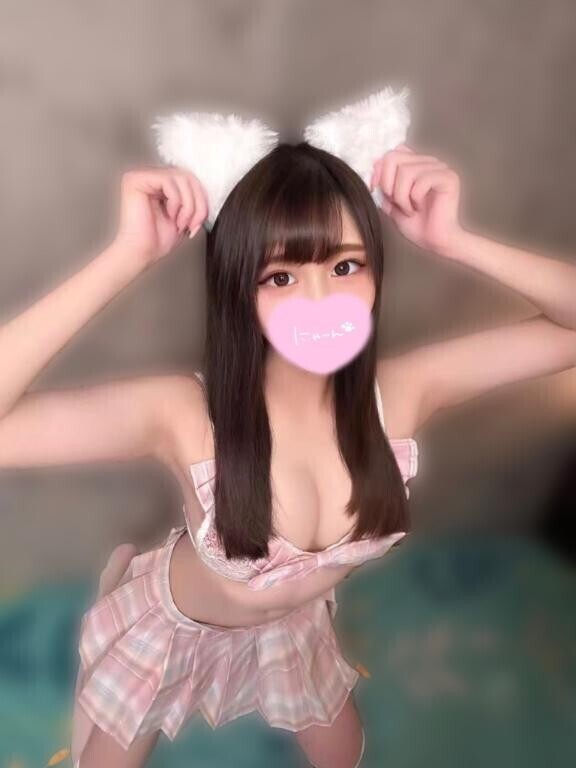 美乳を弄ぶ?