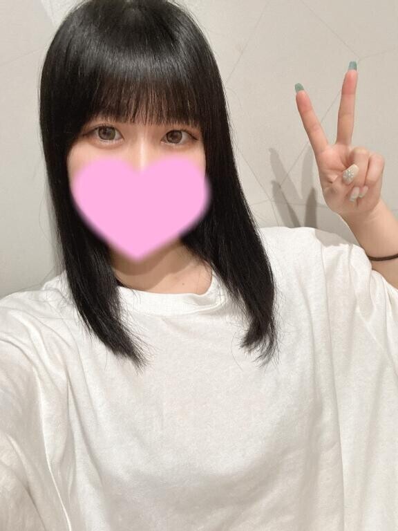 黒髪清楚系女子と