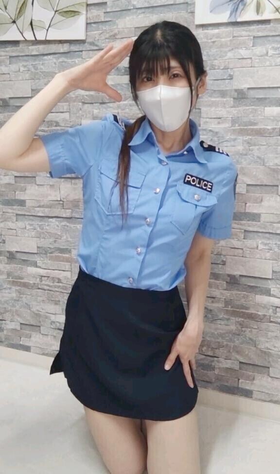 女性警官?