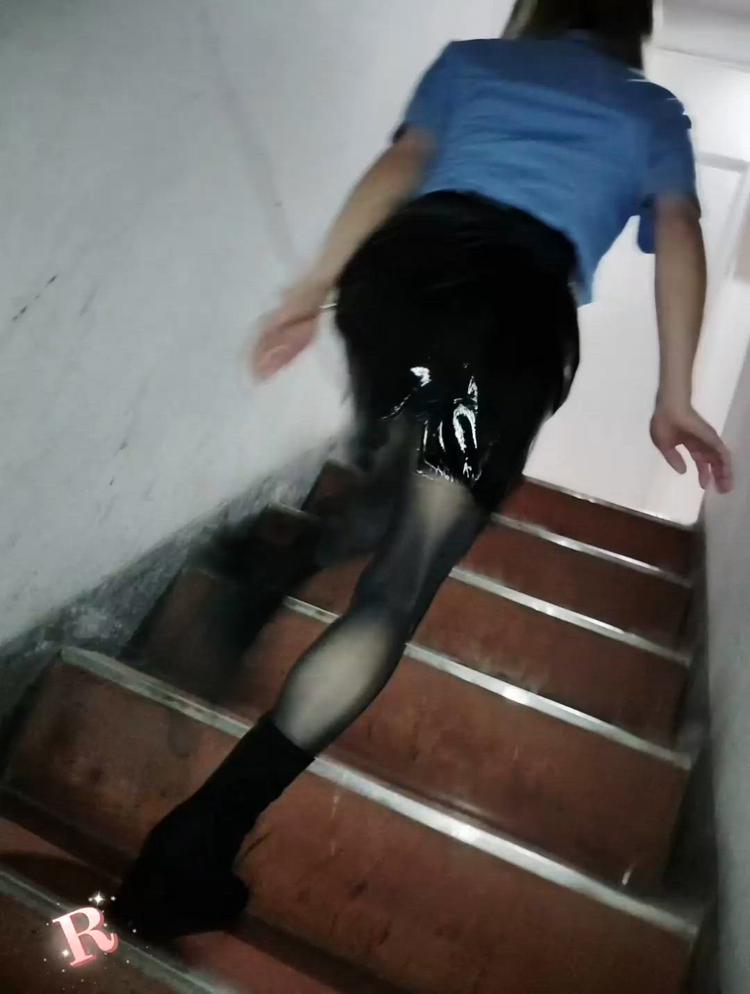 動くおケツさん