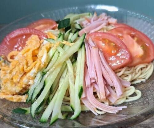 今シーズン限定冷やし中華食べたい！