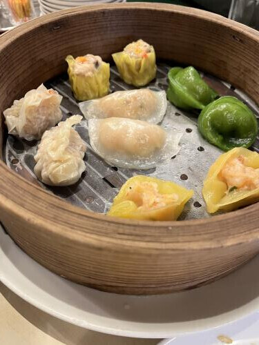 横浜の友人らと新年会。