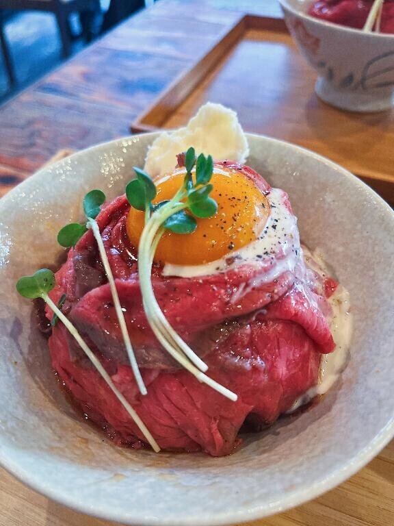 インバウン丼ならぬ
