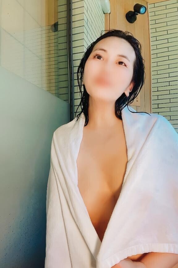 ねぇ、一緒にイイコトしない？