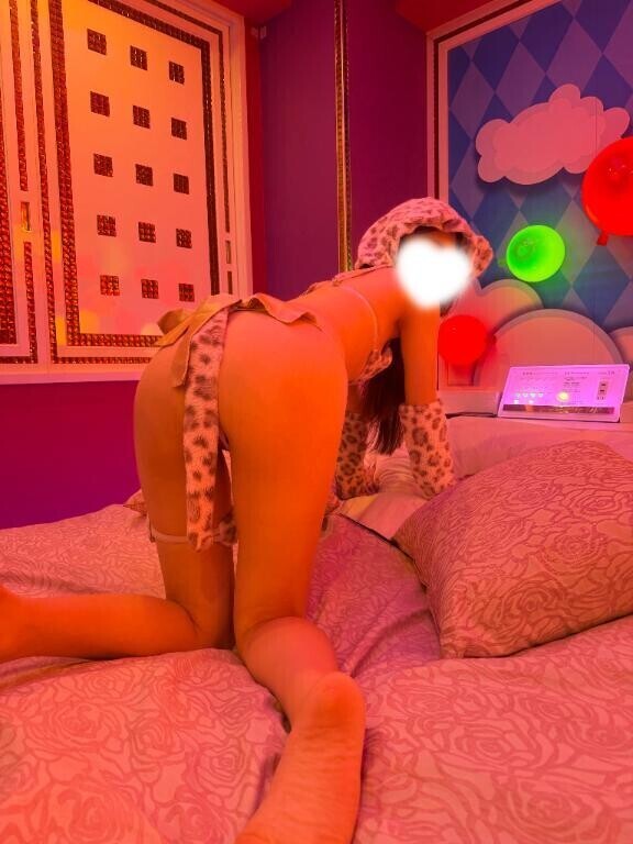 突き合って？
