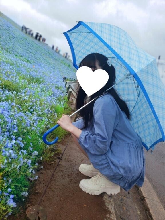 ?雨の日は濡れて歩く。