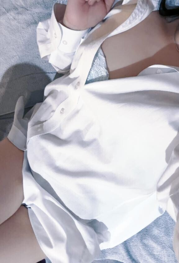 ?シャツを脱がせて♪?