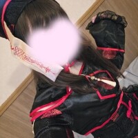 ピクンッ