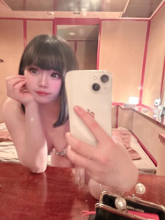 ○○で初の四つん這い?