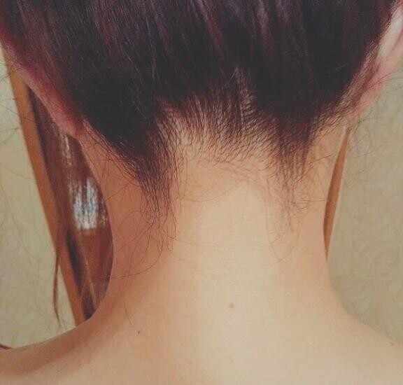 うなじ　