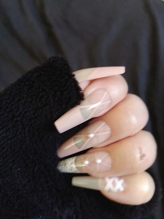 傷は見ないで笑