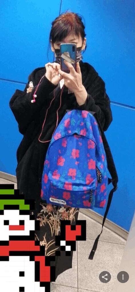 昨日とうってかわっての、笑