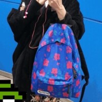 昨日とうってかわっての、笑