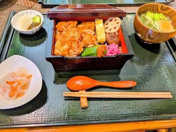 (´～｀)ﾓｸﾞﾓｸﾞ
