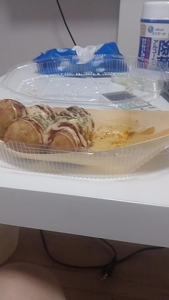 コンビニ行こうか悩む