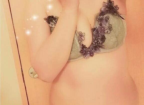 初めまして(  . .)"