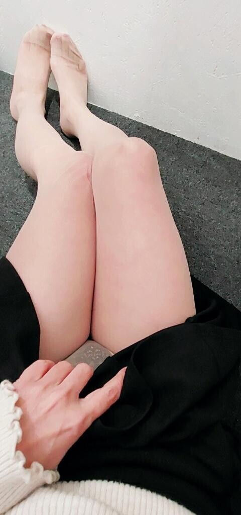 ロングスカートから……