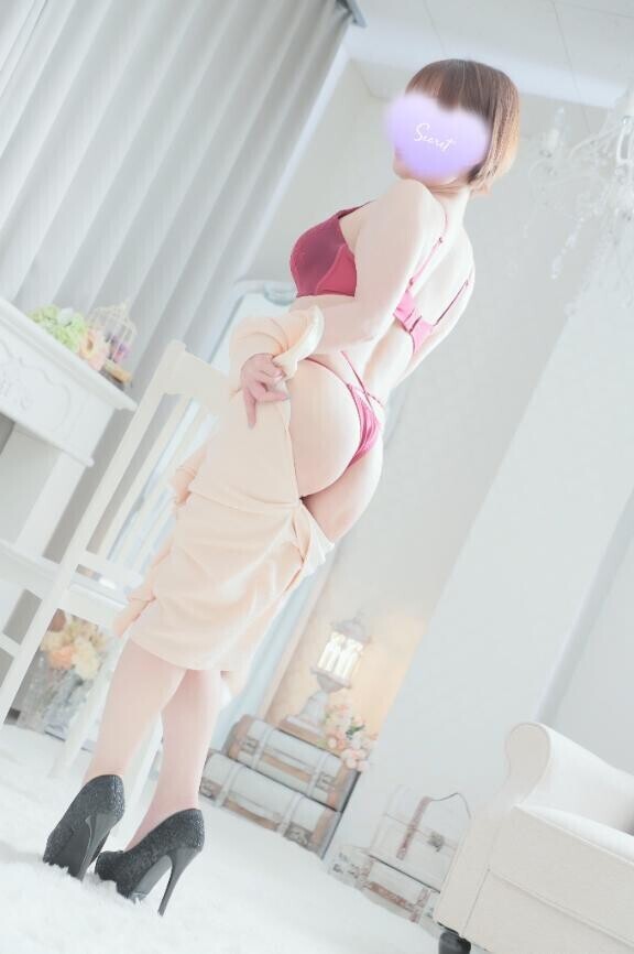 お休みになります