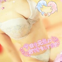 甘えん坊な彼女と秘密の時間