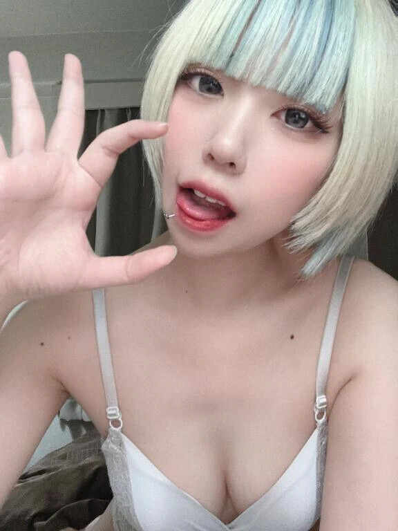 派手髪×ショートな美少女がこんなに乱れるなんて想像できる？🤫💗