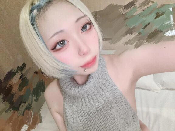 こんなに可愛くてエロい子に白いの沢山ぶっかけたくない？❤︎