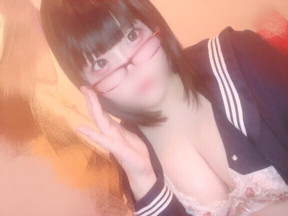 ?地味なあの子が実は…?