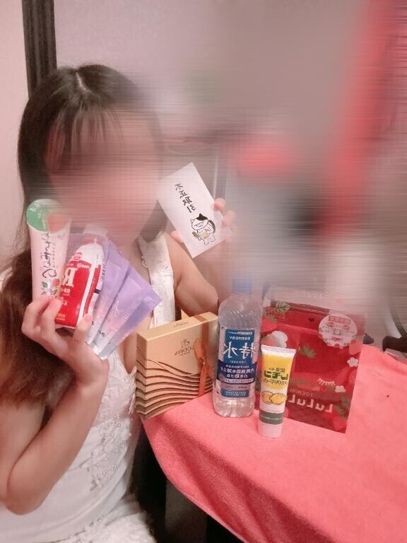 無邪気で絶対Hさせてくれそうな彼女の巨乳妹が終電逃して泊まりに来た