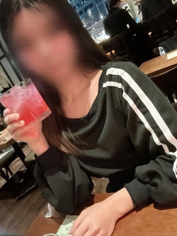 帰省中のド田舎で再会した幼馴染2人に挟まれ奪い合いハーレムで痴女られた夏休み
