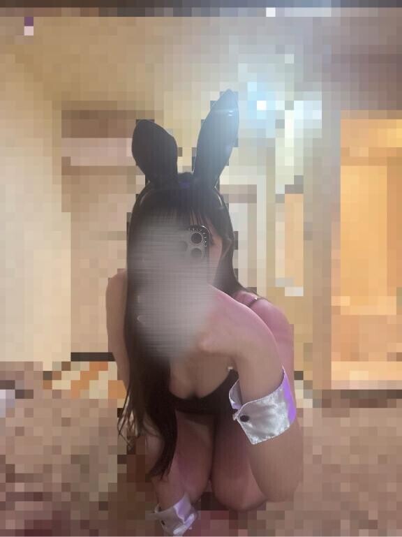 どこ見てるの…？?